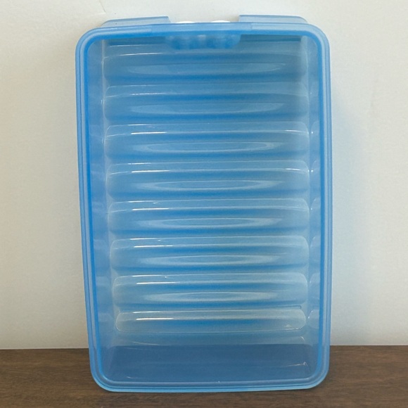 TUPPERWARE FRIDGESMART MEDIUM VENTED VEGGIE FRUIT KEEPER - Picture 9 of 14